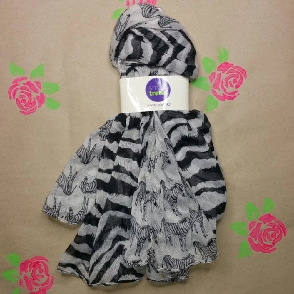 American Eagle Outfitters Chunky Gray Winter Scarf